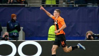Sikan scores to give Shakhtar shock win against Barcelona