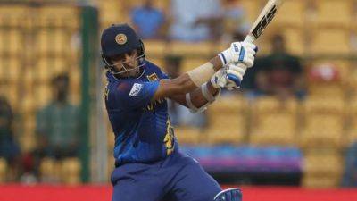 New Zealand restrict Sri Lanka to 171 in vital World Cup game