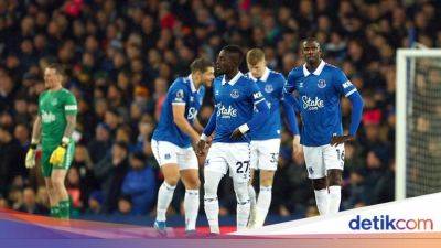 Everton Banding Hukuman Pengurangan 10 Poin