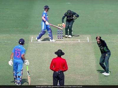 Asia Cup - Watch: India U19 Star Falls To Freakiest Dismissal As Pakistan Players Can't Believe Their Luck In Asia Cup Clash - sports.ndtv.com - India - Pakistan