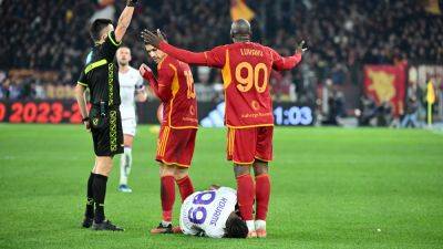 Lukaku Sent Off As Nine-Man Roma Draw With Fiorentina