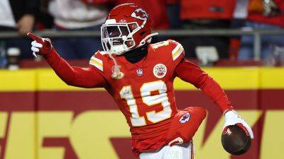 Kadarius Toney video sparks new debate over whether Chiefs wide receiver checked in with ref before penalty