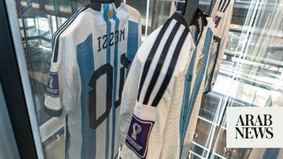 Lionel Messi - Borussia Dortmund - Atletico Madrid - Patrice Evra - Clarence Seedorf - Set of 6 Messi World Cup shirts sells for $7.8 million at auction in New York - arabnews.com - Britain - Qatar - France - Argentina - county Miami - New York - Saudi Arabia