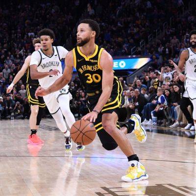 Steve Kerr - 'Incredible' Curry flips 'switch,' propels Warriors late against Nets - ESPN - espn.com - San Francisco - state Golden