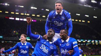 Dyche wants cup hunger as Everton aim to end trophy drought
