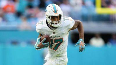 NFL Week 15 statistical highlights: Dolphins' Jaylen Waddle makes up for Tyreek Hill's absence in massive game