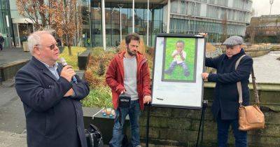 Awaab: Three years on, the little boy who should never have died is remembered at a vigil - manchestereveningnews.co.uk - Britain