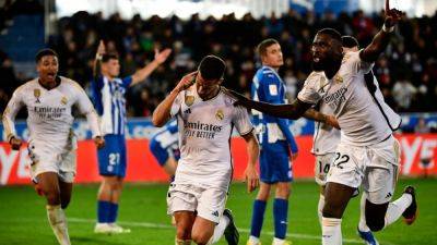 Lucas Vazquez Sends Real Madrid To La Liga Summit With Late Winner At Alaves