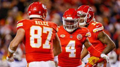 Chiefs rookie dishes on Travis Kelce’s relationship with Taylor Swift, says pop star is bringing in the fans