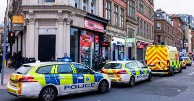 Trafford Centre - Man stabbed amid last-minute Christmas shopping - manchestereveningnews.co.uk - county Centre