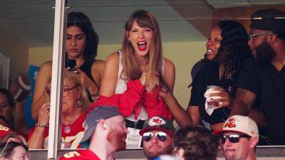 Travis Kelce - David Eulitt - Can I (I) - Travis Kelce's Chiefs teammate explains why he didn't ask for picture with Taylor Swift when they met - foxnews.com - state Missouri