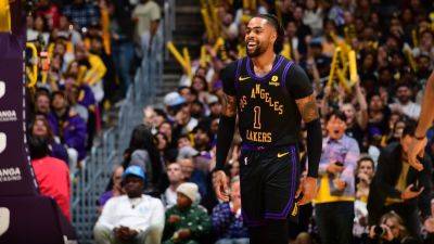 Lakers move D'Angelo Russell to bench, start Jarred Vanderbilt - ESPN