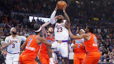 Anthony Davis - Darvin Ham - LeBron James scores 40 as Lakers end skid in 'big win' over Thunder - ESPN - espn.com