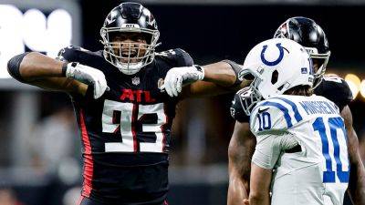 Falcons' playoff hopes stay alive with win over Colts