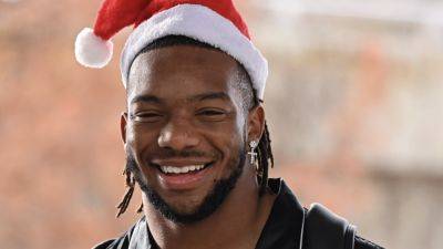 NFL Week 16: NFL stars show off holiday-inspired arrivals - ESPN