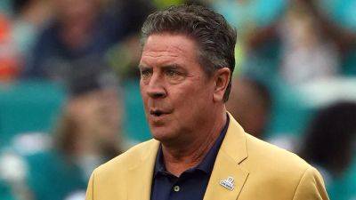 Dolphins' Mike McDaniel jokingly taunts NFL legend Dan Marino: 'F--- your records'