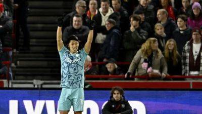 Hwang double as Wolves ease to win at Brentford