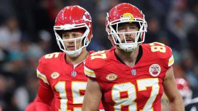 Chiefs great calls out Patrick Mahomes, Travis Kelce over outbursts: 'Acting like spoiled little brats'
