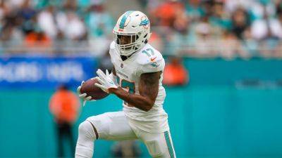 Source - Dolphins' Jaylen Waddle expected to miss game vs. Ravens - ESPN