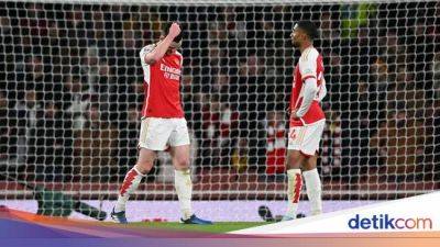 Mikel Arteta - Tomas Soucek - West Ham United - Liga Inggris - Arsenal Tak Boleh Terlalu Lama Ratapi Kekalahan dari West Ham - sport.detik.com