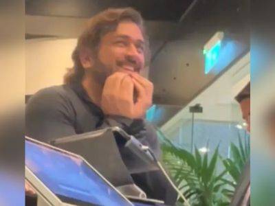 Watch: MS Dhoni Advises Fan To 'Go To Pakistan For Their Food'. His Reply... - sports.ndtv.com - South Africa - India - Pakistan