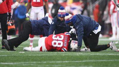 Bailey Zappe - Patriots' Rhamondre Stevenson injures ankle on hip-drop tackle - ESPN - espn.com - Los Angeles