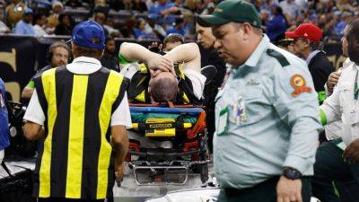 Alvin Kamara - Lions-Saints' sideline official stretchered off after collision - ESPN - espn.com