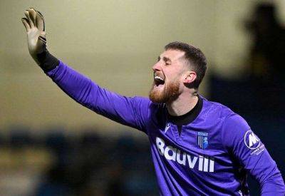 Harry Smith - Luke Cawdell - Scott Malone - Medway Sport - Gillingham goalkeeper Jake Turner had to keep switched on against ten-man Sutton United in League 2 clash at Priestfield - kentonline.co.uk