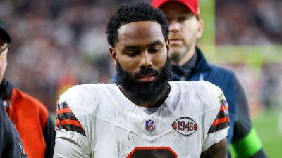 Browns' Elijah Moore should retire after scary injury, 'Concussion' doctor says
