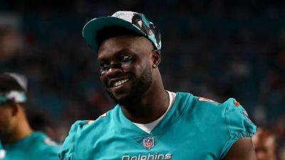 Christmas Eve - Mike Macdaniel - Kevin Sabitus - Super Bowl champ Emmanuel Ogbah talks Dolphins playoff berth, learning from 'genius' coach Vic Fangio - foxnews.com - county Miami - county Garden