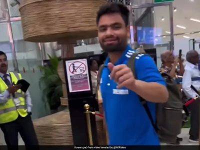 Watch: Fan Asks Rinku Singh To Sign His Jersey In Airport. What Happened Next...