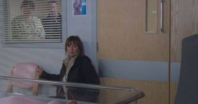 Emmerdale viewers foresee 'trouble' for Rhona as they call her 'obsessed' - manchestereveningnews.co.uk