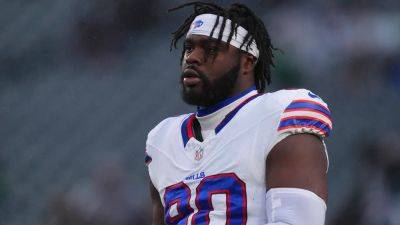 Mitchell Leff - Bills fine Shaq Lawson for his actions in shoving incident with fan in Philadelphia: report - foxnews.com - county Eagle - Jordan - Lincoln - Instagram