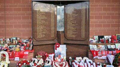 Police chiefs apologise for Hillsborough failures after 34 years