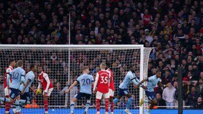 Arsenal stumble again as Brentford pinch late point