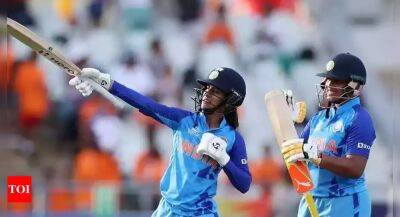 Bismah Maroof - Women's T20 World Cup: Jemimah and Richa star in win over Pakistan - timesofindia.indiatimes.com - India -  Cape Town - Pakistan