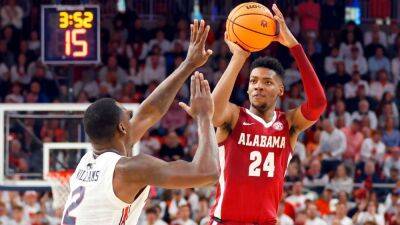 Zach Edey - Alabama hoops No. 1 in AP Top 25 for first time in 20 years - espn.com - Florida - state Indiana - county Buffalo - state Kansas - state Alabama -  Houston - state Oklahoma