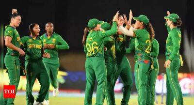 Chloe Tryon - Women's T20 World Cup: South Africa rout New Zealand - timesofindia.indiatimes.com - Australia - South Africa - Ireland - New Zealand - Sri Lanka