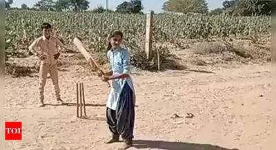 Sachin Tendulkar - Jay Shah - Watch: Sachin Tendulkar lauds young girl’s batting skills - timesofindia.indiatimes.com - India -  Mumbai