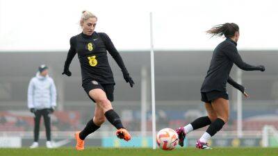 Phil Neville - Sarina Wiegman - Manchester City midfielder Laura Coombs in 'shock' after England call-up eight years after last cap - eurosport.com - Manchester - Belgium - Italy - Australia - South Korea