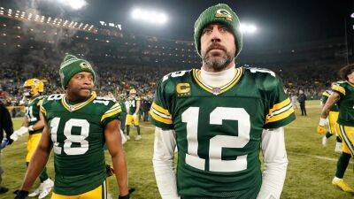 Aaron Rodgers - Adam Schefter - Ian Rapoport - Aaron Rodgers has yet to enter 'darkness retreat,' declares reports to the contrary 'fake news' - foxnews.com - Los Angeles - state Wisconsin - county Green - county Bay