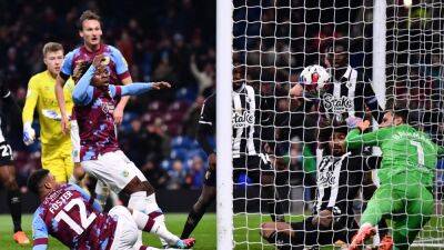 Championship: Michael Obafemi scrambles home Burnley leveller against Watford