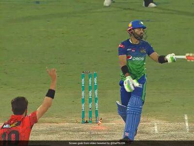 Shaheen Afridi - Fakhar Zaman - Mohammad Rizwan - Watch: Shaheen Afridi Rattles Mohammad Rizwan's Stumps With Perfect Yorker In Pakistan Super League Game - sports.ndtv.com - Pakistan -  Lahore - county Kings - county York