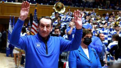 Mike Krzyzewski - Mike Krzyzewski attends first game at Cameron Indoor Stadium since retirement as Blue Devils end losing streak - foxnews.com - Ireland - state North Carolina - county Durham - county Grant - state New Mexico