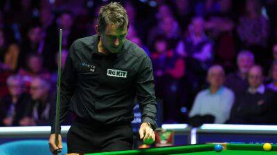 Alan Macmanus - Ronnie O’Sullivan’s tip flies off yet again in Welsh Open match against Rod Lawler - 'You could not make this up!' - eurosport.com