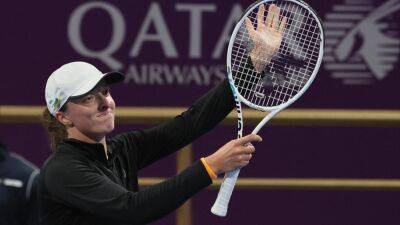 Iga Swiatek thrashes Danielle Collins to set up Qatar Open quarter-final with Belinda Bencic