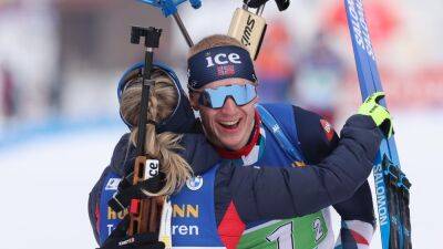 Johannes Thinges Boe and Marte Olsbu Roiseland claim single mixed relay gold at the world championships in Oberhof