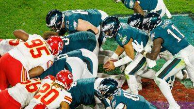 NFL rules expert thinks league could make changes to QB sneak after Eagles' success