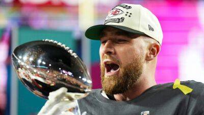 Chiefs' Travis Kelce to host Saturday Night Live in March, will be first athlete to host in over 3 years