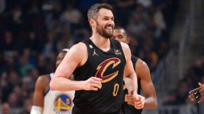 Kevin Durant - Kevin Love - Could Suns, Warriors jump into Kevin Love sweepstakes? - nbcsports.com - county Bucks -  Chicago - county Cleveland - county Cavalier - county Early